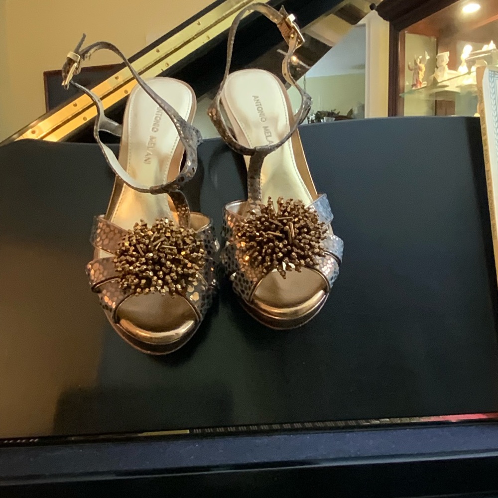 Sandals - Picture 3 of 10